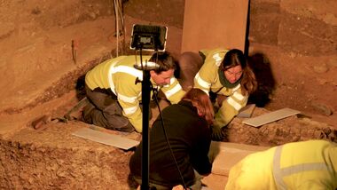 Ouverture d’un sarcophage mérovingien à Chartres