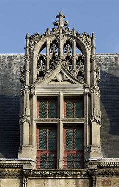 Une baie Renaissance du palais épiscopal