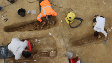 Archéologues sur le chantier de fouilles