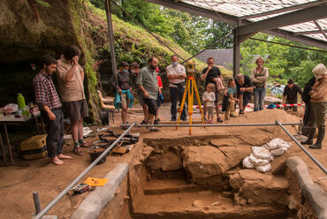 Le site de la grotte Bouyssonie