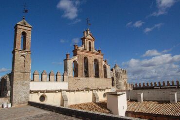 Espadaña. Monasterio de San Isidoro del Campo.