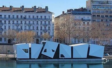 L'Île Ô : théâtre flottant sur le Rhône à Lyon - Scènes Otrement