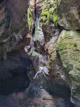 Spéléologie et Archéologie à l'Aven Vidal