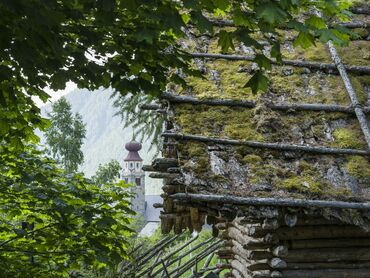 Capanna neolitica nell'area aperta dell'archeoParc Val Senales