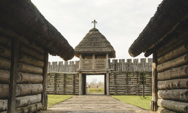 28803_vignette_Osada-obronna-widok-od-rodka.jpg