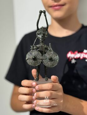 Copia del Bronzetto quattro occhi e quattro braccia