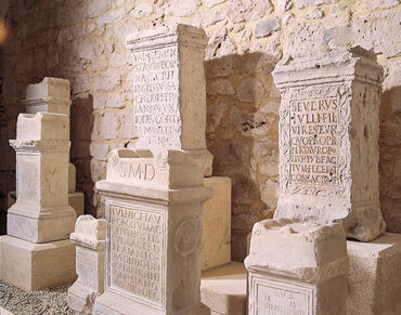 31280_vignette_Lectoure-Autel-votif.jpg